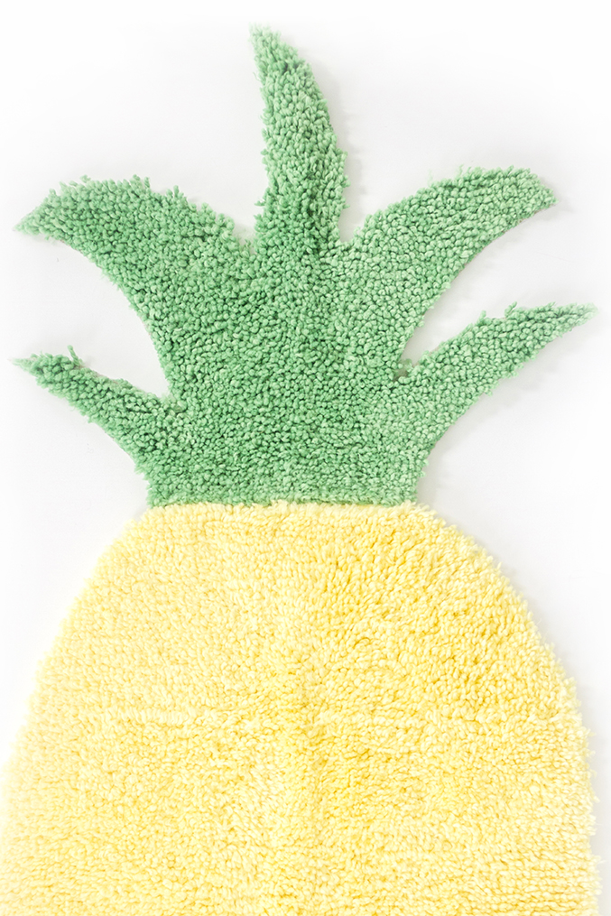 http://www.dreamgreendiy.com/wp-content/uploads/2015/08/23-31884-post/DIY-Pineapple-Bath-Mat-06.jpg