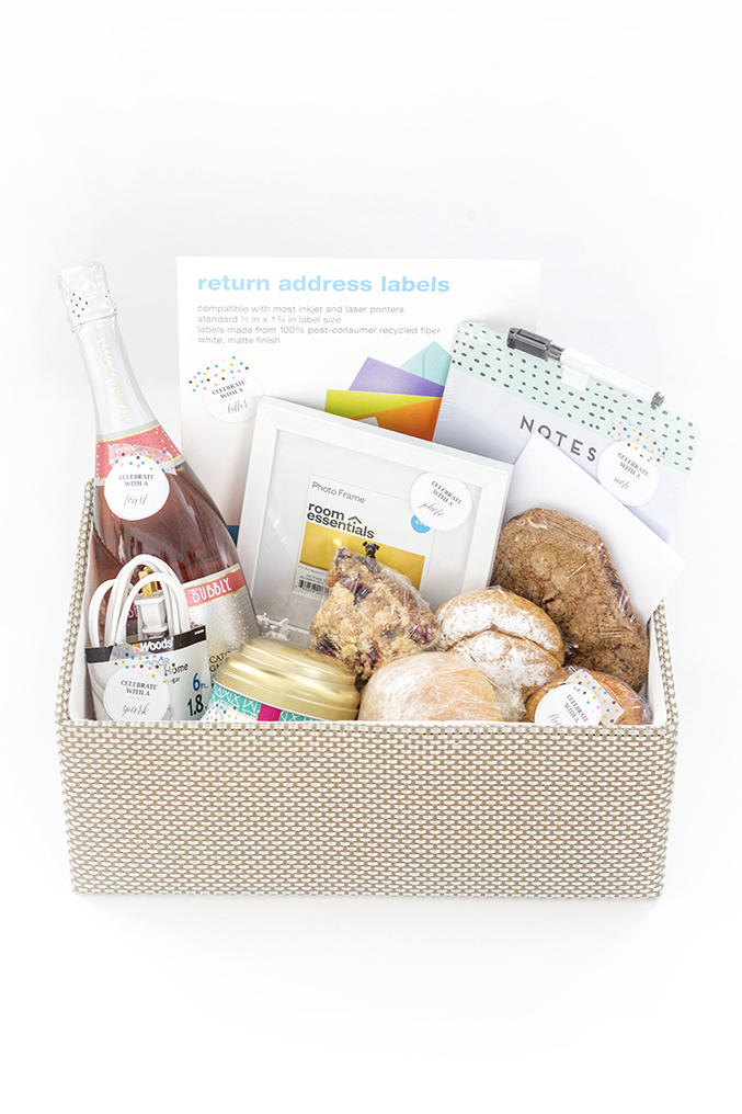 http://www.dreamgreendiy.com/wp-content/uploads/2015/08/24-31871-post/Housewarming-Gift-Basket-17-677.jpg