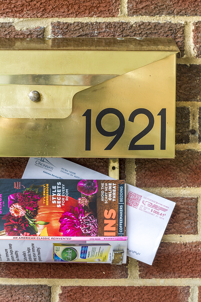 Our MidCentury WallMounted Mailbox Makeover » Dream Green DIY