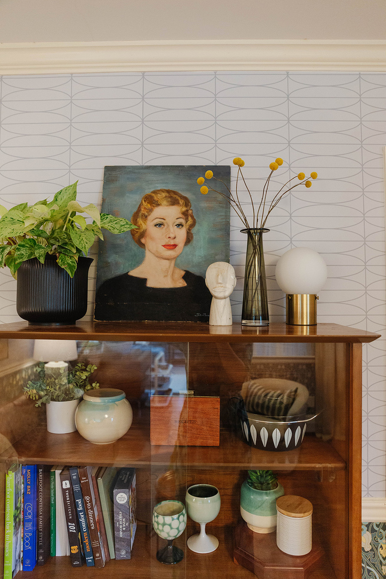 Snug Makeover Using Mixed Wallpapers