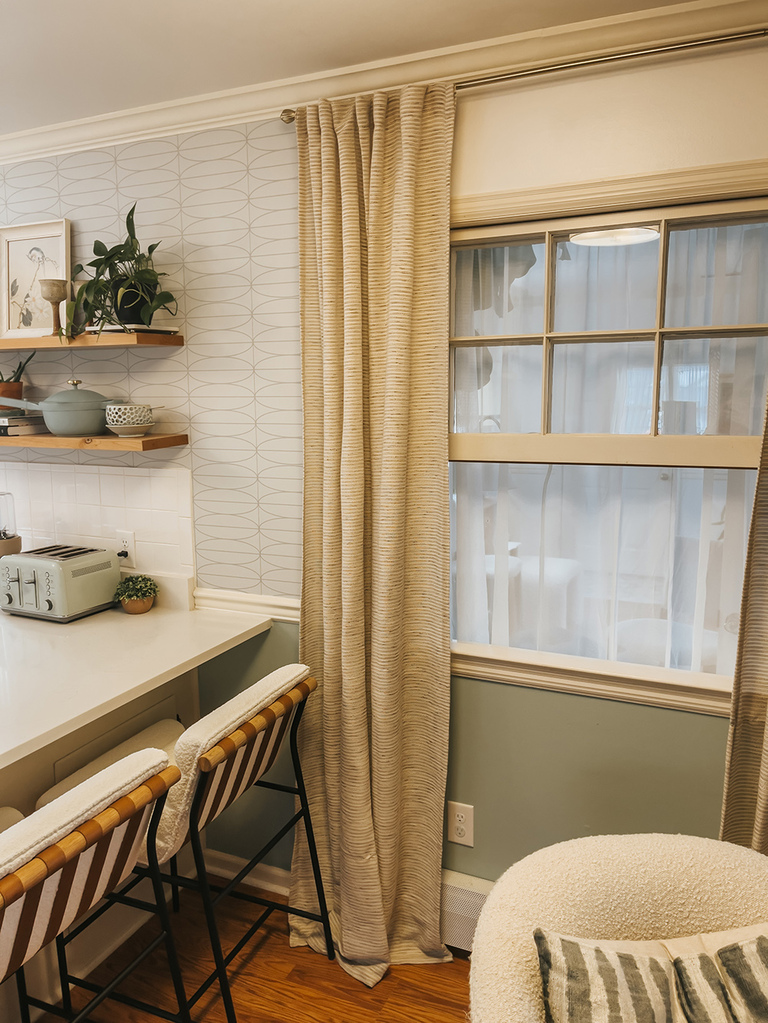 Snug Makeover Using Mixed Wallpapers