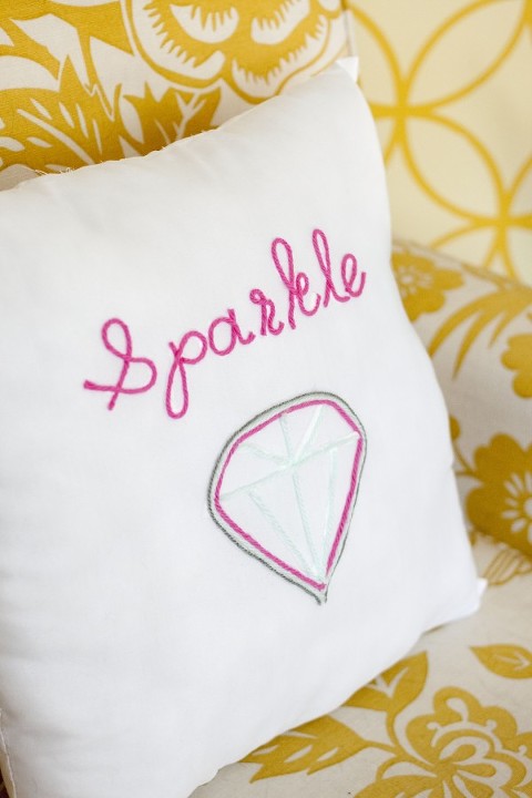 eHow-Diamond-Pillow-12