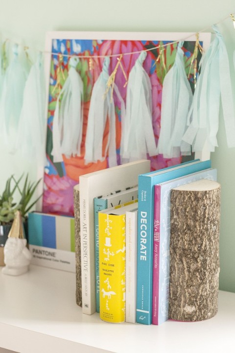 eHow-DIY-Log-Bookends-20