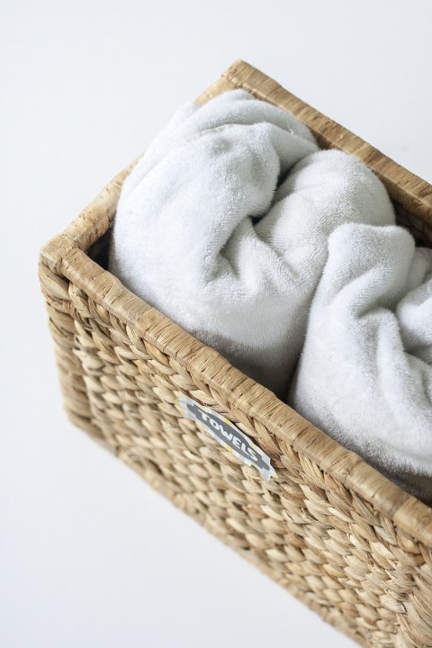 Angies-List-Linen-Organization-08