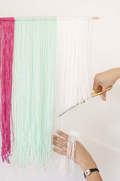 eHow-Yarn-Wall-Hangings-12