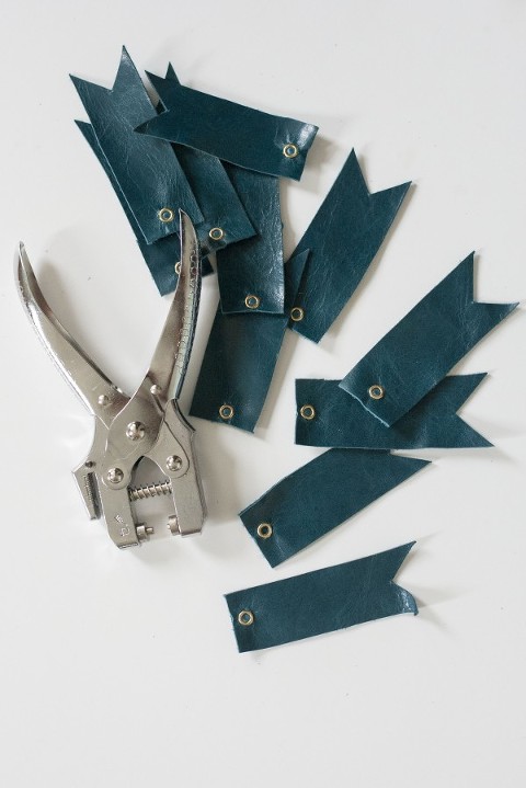 DIY-Leather-Key-Tags-01