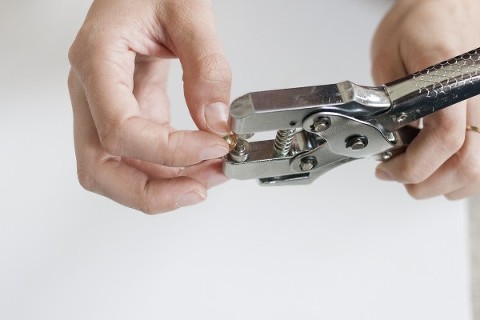 DIY-Leather-Key-Tags-04