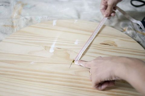 DIY Two-Tone Scarf Stand