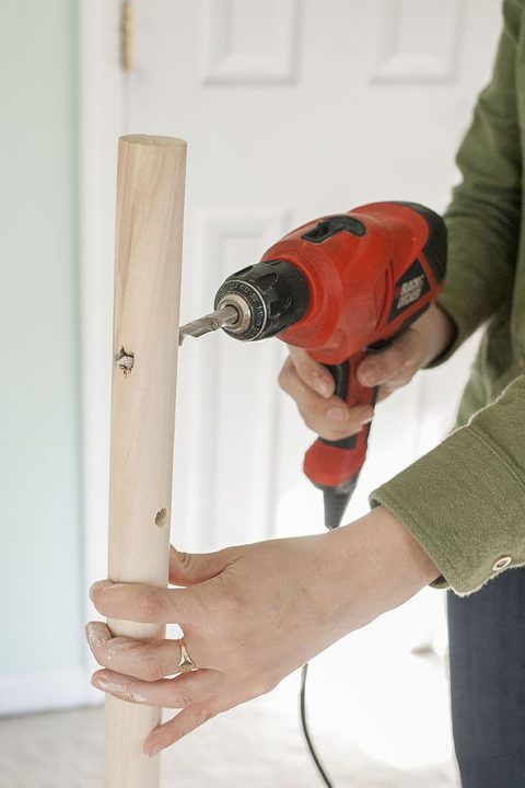 DIY Two-Tone Scarf Stand