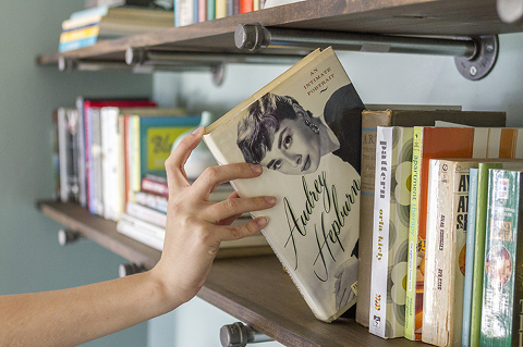 DIY Industrial Built-In Shelving | Dream Green DIY