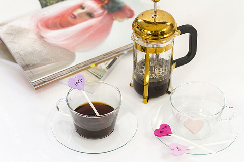 DIY Vinyl Heart Mugs + Conversation Heart Stirrers | Dream Green DIY