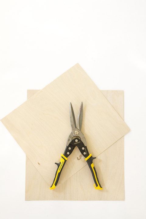 Painted DIY Clipboard Wall Frame | Dream Green DIY