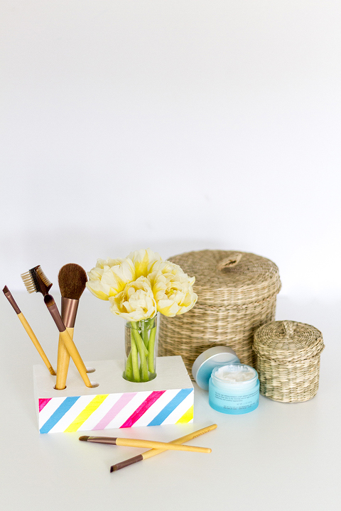 DIY Makeup Brush + Bud Vase Holder | Dream Green DIY