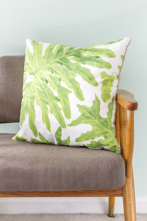 DIY Palm Print Pillows + Free Download | Dream Green DIY