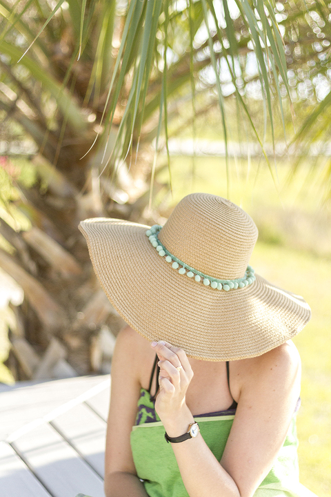 DIY Pom-Pom Beach Hat | Dream Green DIY + @ehow