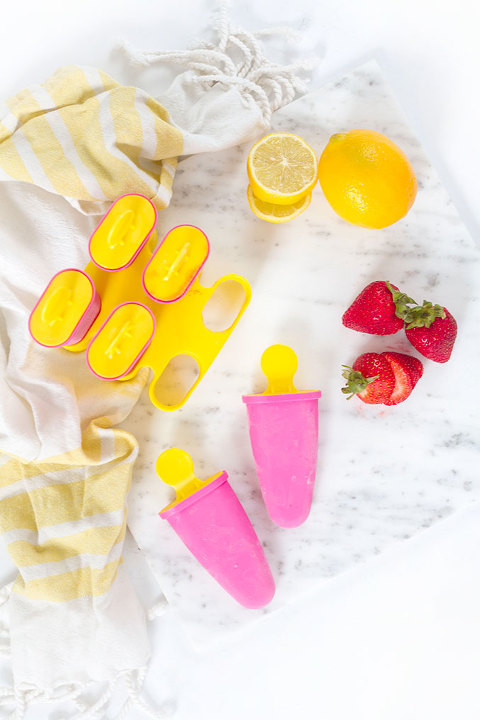 DIY Strawberry Lemonade Popsicles | Dream Green DIY
