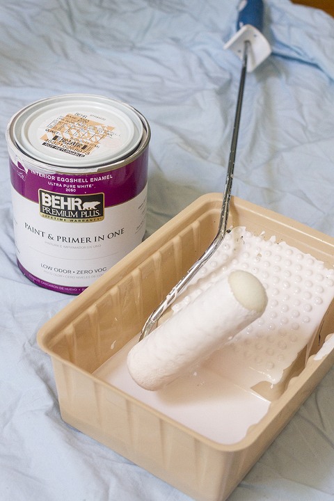 How To Stencil A Feature Wall | Dream Green DIY