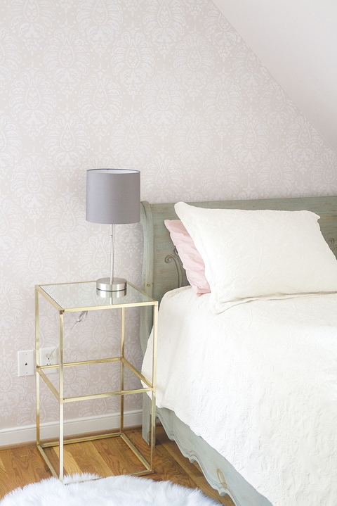 How To Stencil A Feature Wall | Dream Green DIY