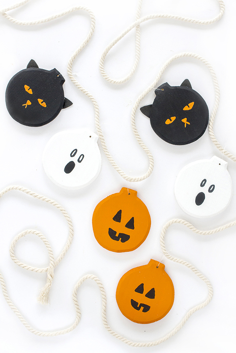 DIY Pumpkin, Ghost, Black Cat Halloween Garland | Dream Green DIY