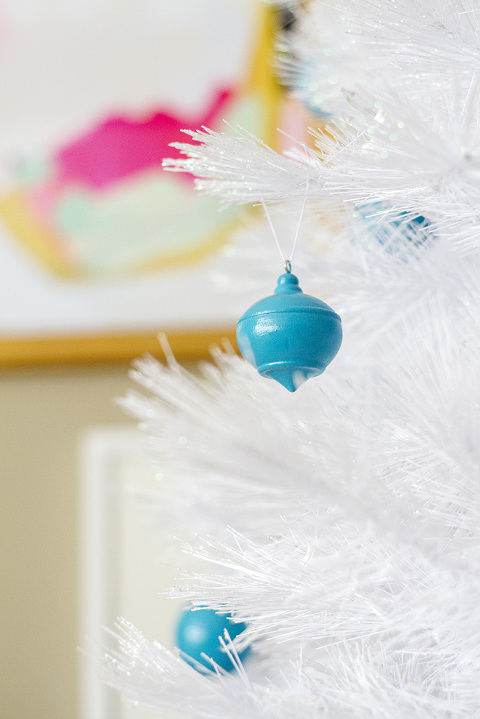 DIY High Gloss Wooden Christmas Ornaments | Dream Green DIY + @decoart