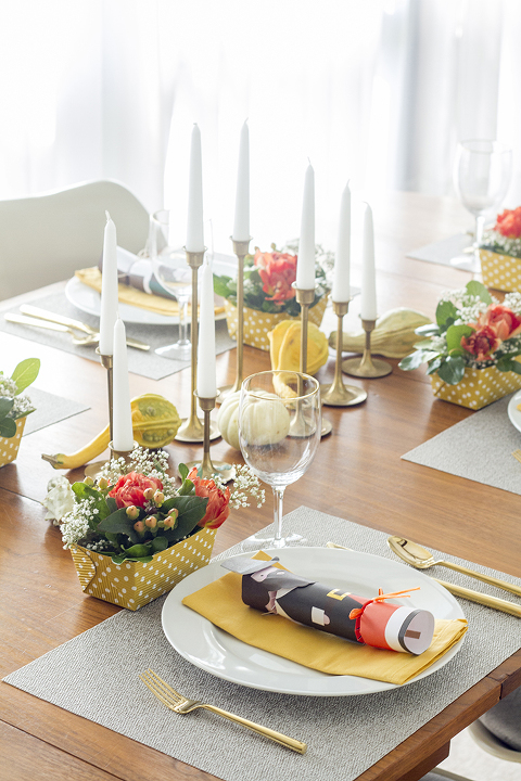 How To Style A Modern Thanksgiving Tablescape | Dream Green DIY