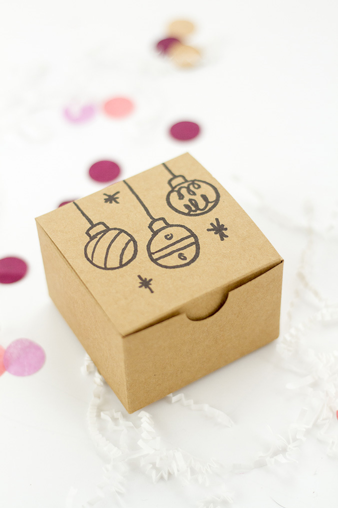 10-Minute DIY Doodle Gift Boxes | Dream Green DIY