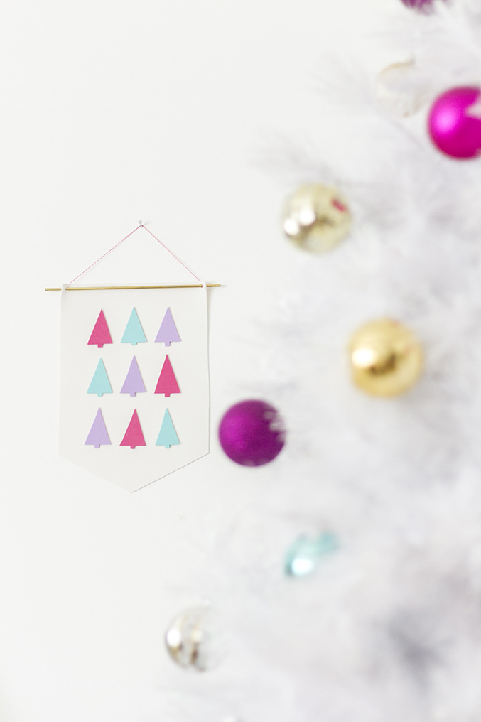 DIY Foam Christmas Tree Banner | Dream Green DIY