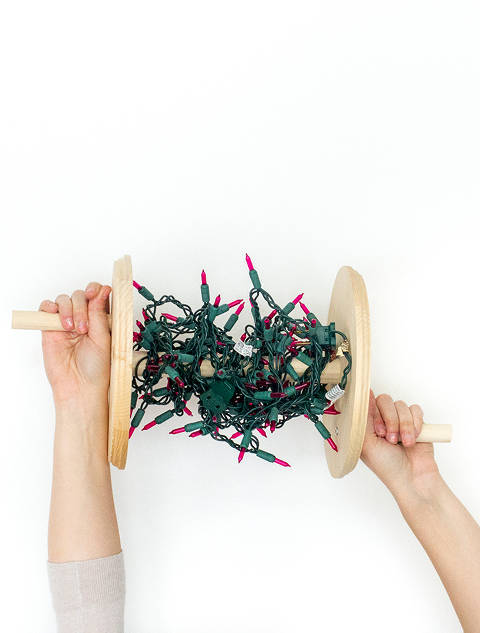 How To Make A DIY Christmas Lights Spool | Dream Green DIY + @ehow