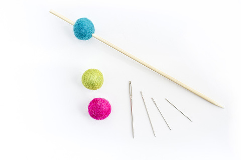 DIY Felt Ball Kabob Cocktail Stirrers | Dream Green DIY