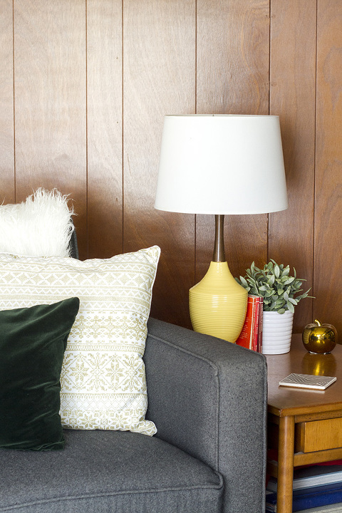 Touring Our Cozy Christmas Time Family Room | Dream Green DIY #bloggerstylinhometours