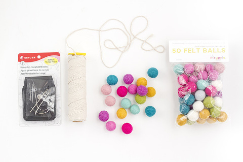 DIY Felt Ball Garland | Dream Green DIY