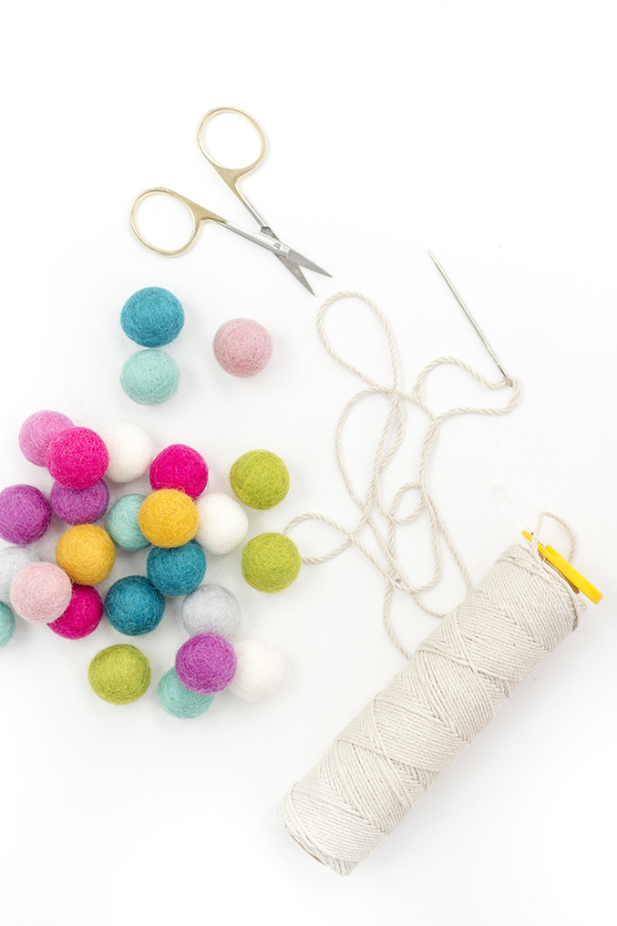 DIY Felt Ball Garland | Dream Green DIY