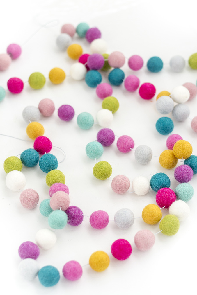 DIY Felt Ball Garland | Dream Green DIY