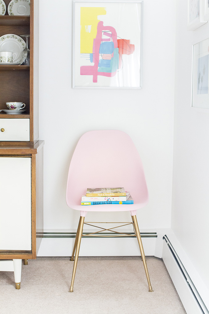 DIY Blush Pink Mid-Century Side Chair Makeover | dreamgreendiy.com