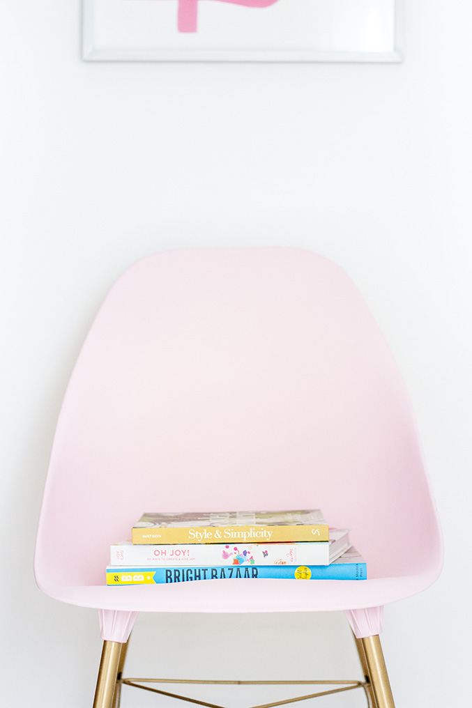 DIY Blush Pink Mid-Century Side Chair Makeover | dreamgreendiy.com