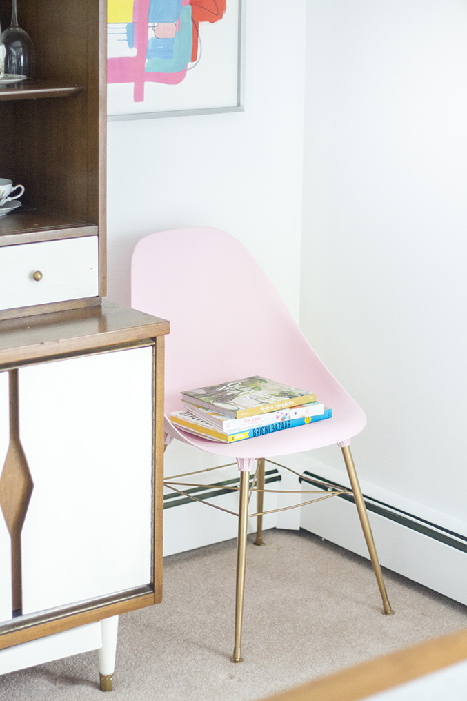 DIY Blush Pink Mid-Century Side Chair Makeover | dreamgreendiy.com