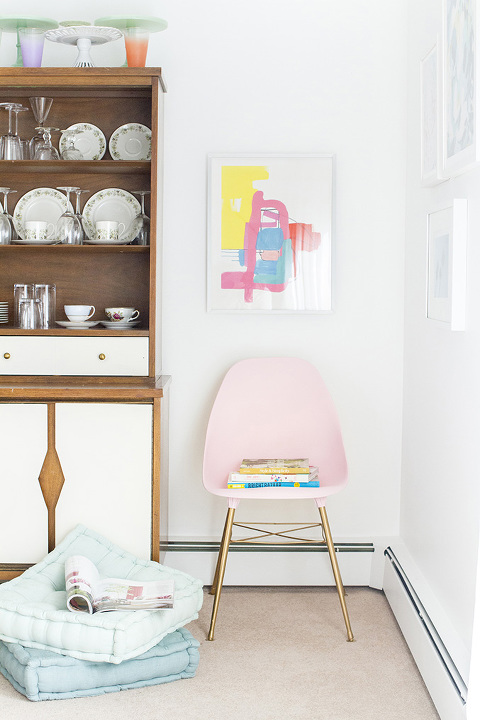 DIY Blush Pink Mid-Century Side Chair Makeover | dreamgreendiy.com