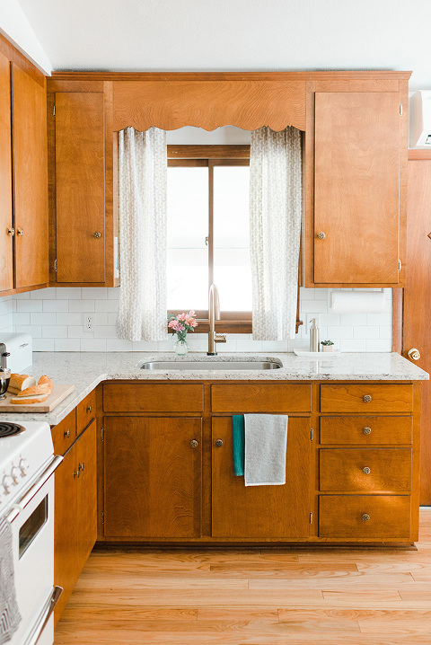 Budget Friendly Mid Century Kitchen Makeover | dreamgreendiy.com