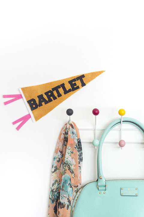 DIY Felt Bartlet Presidential Pennant Flag | dreamgreendiy.com