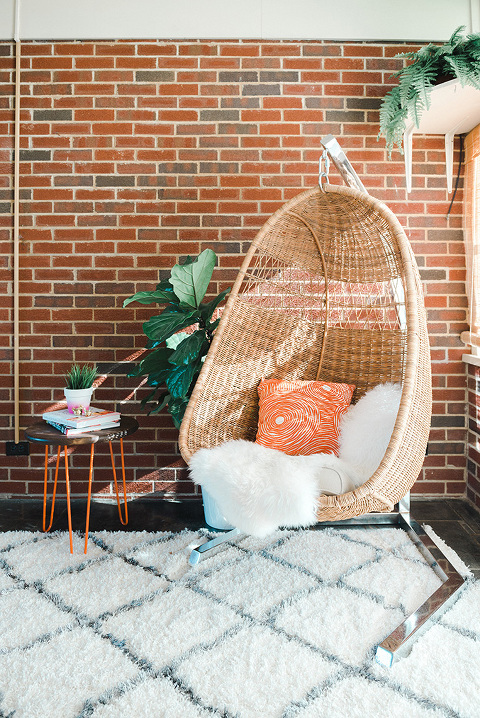 How To Properly Hang A Hanging Rattan Chair | dreamgreendiy.com + @ehow (Photo by @photopesce)