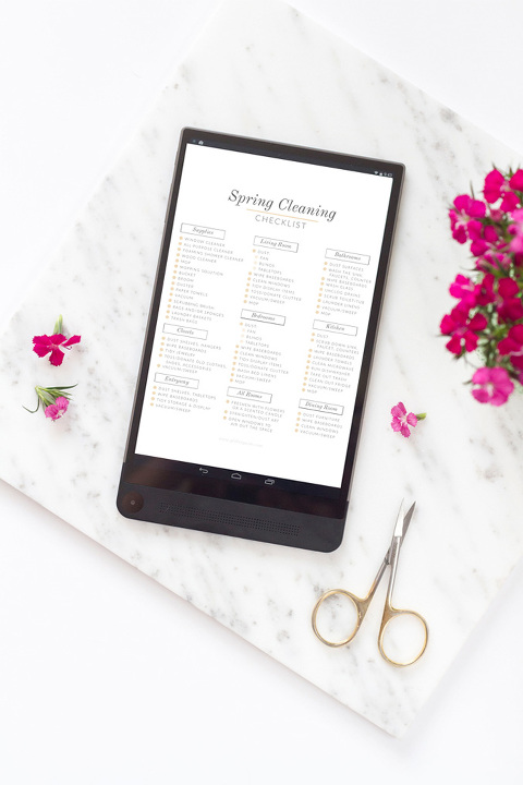 Printable Spring Cleaning Checklist | dreamgreendiy + @glitterguide