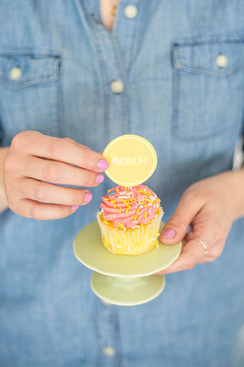 DIY Printable Mothers Day Cake Toppers | dreamgreendiy.com + @ehow