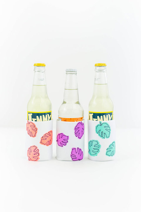 DIY Monstera Leaf Drink Sleeves | dreamgreendiy.com + @orientaltrading