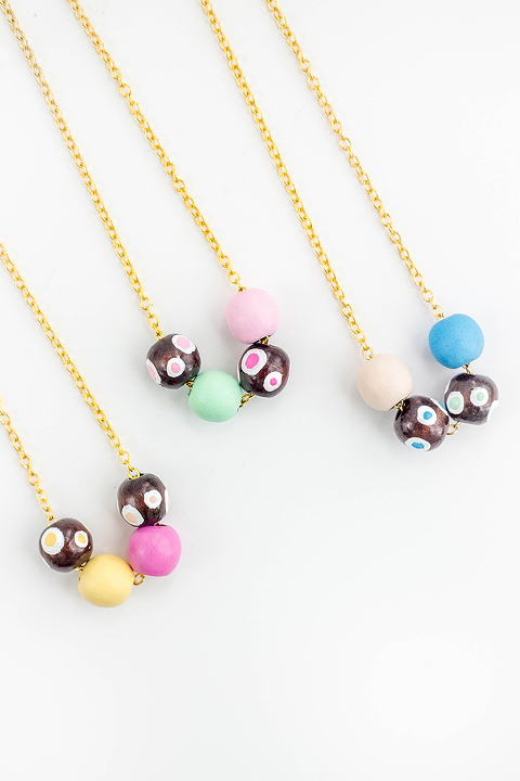 DIY Painted Wooden Bead Necklace | dreamgreendiy.com + @orientaltrading