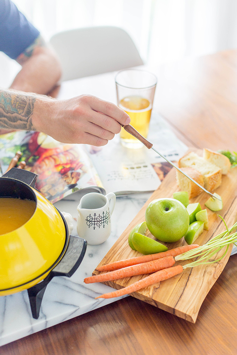 Homemade Cheese Fondue Recipe | dreamgreendiy.com + @bhg #tbt