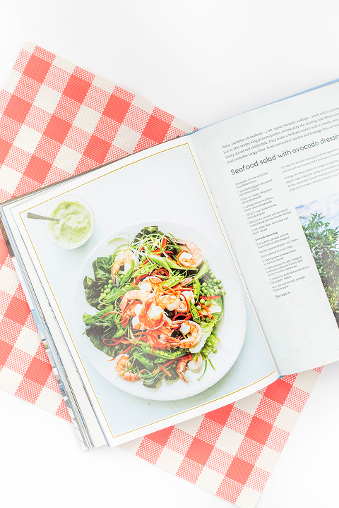 A Review Of The Book Coastal Living By Henrietta Heald |dreamgreendiy.com