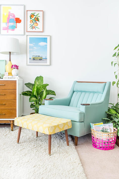 Reupholstered Mid-Century Lounge Chair Makeover | dreamgreendiy.com + @buyfabrics