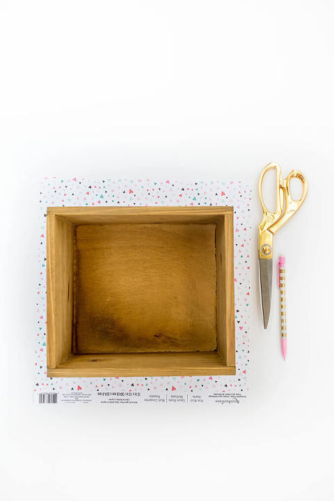 DIY Box Wall Shelf | dreamgreendiy.com + @worxtools