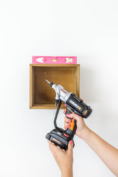 DIY Box Wall Shelf | dreamgreendiy.com + @worxtools