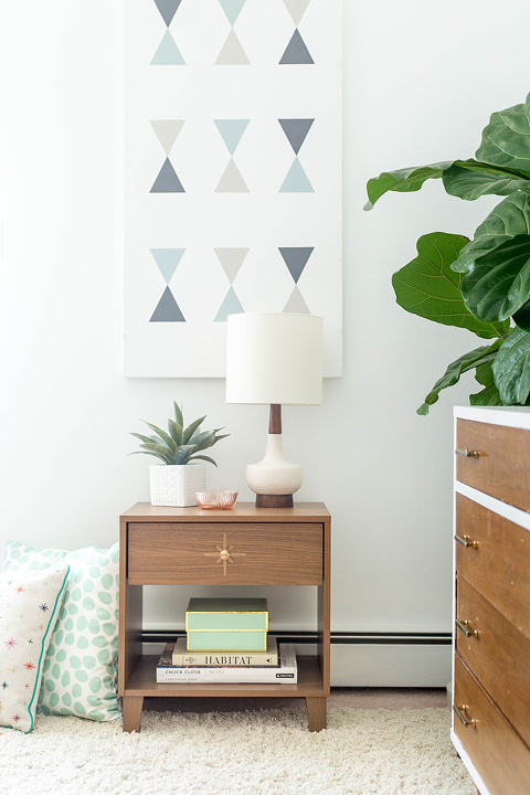 DIY Painted Mid-Century Drawer Pull Starburst | dreamgreendiy.com + @eHow